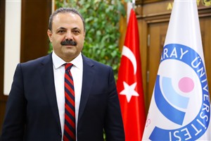 Rektör Arıbaş: Cumhuriyetimizi gelecek nesillere güçlü bir şekilde taşıyacağız