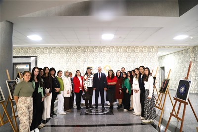 ASÜ’de Anadolu’nun Renkleri, Cumhuriyetin İzleri sergisi açıldı